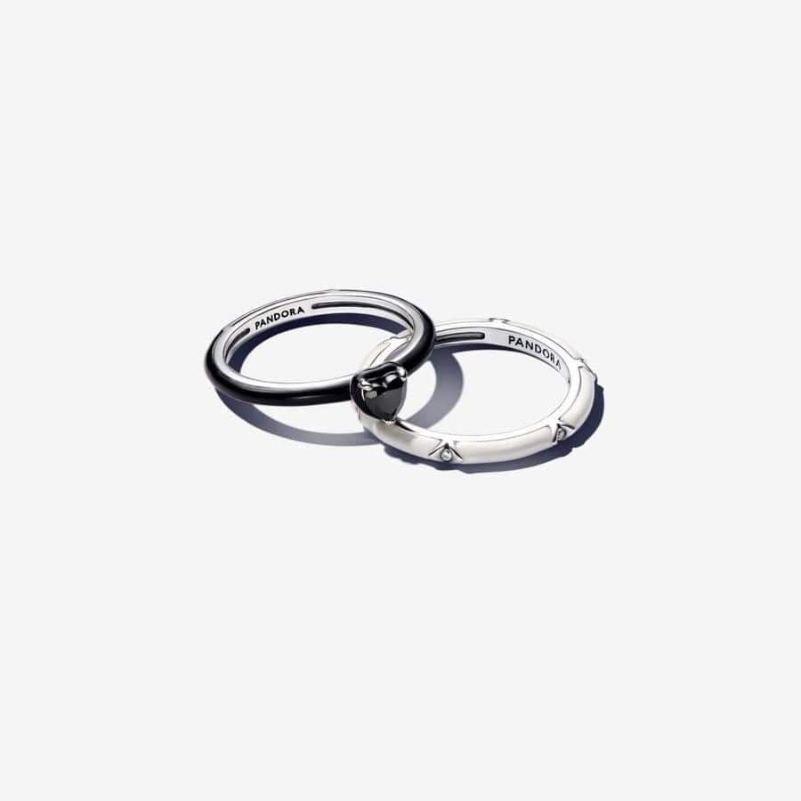 BLACK AND WHITE HEART RING