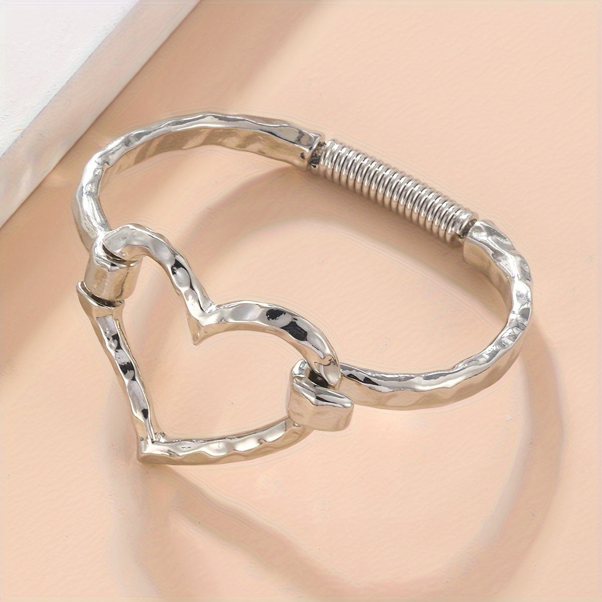 Stylish Alloy Shiny Open-Heart Bracelet for Women, Versatile And Trendy for Street Photography.