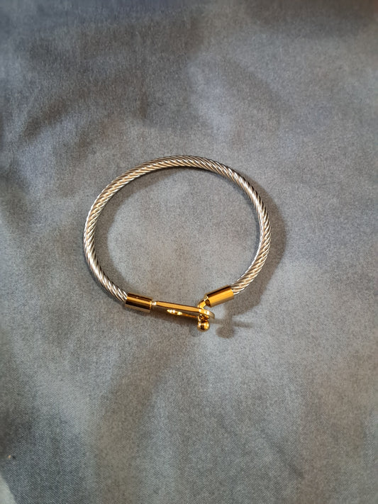 EJ Twisted Cable Bracelet exquisite stainless steel cable bracelet