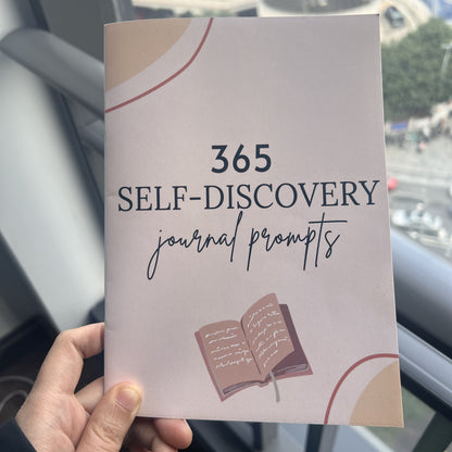 365 Self-Discovery Journal Prompts for Personal Improvement and Development, English/Spanish Language, 8.3*5.5 inch Size, Includes 365 Questions