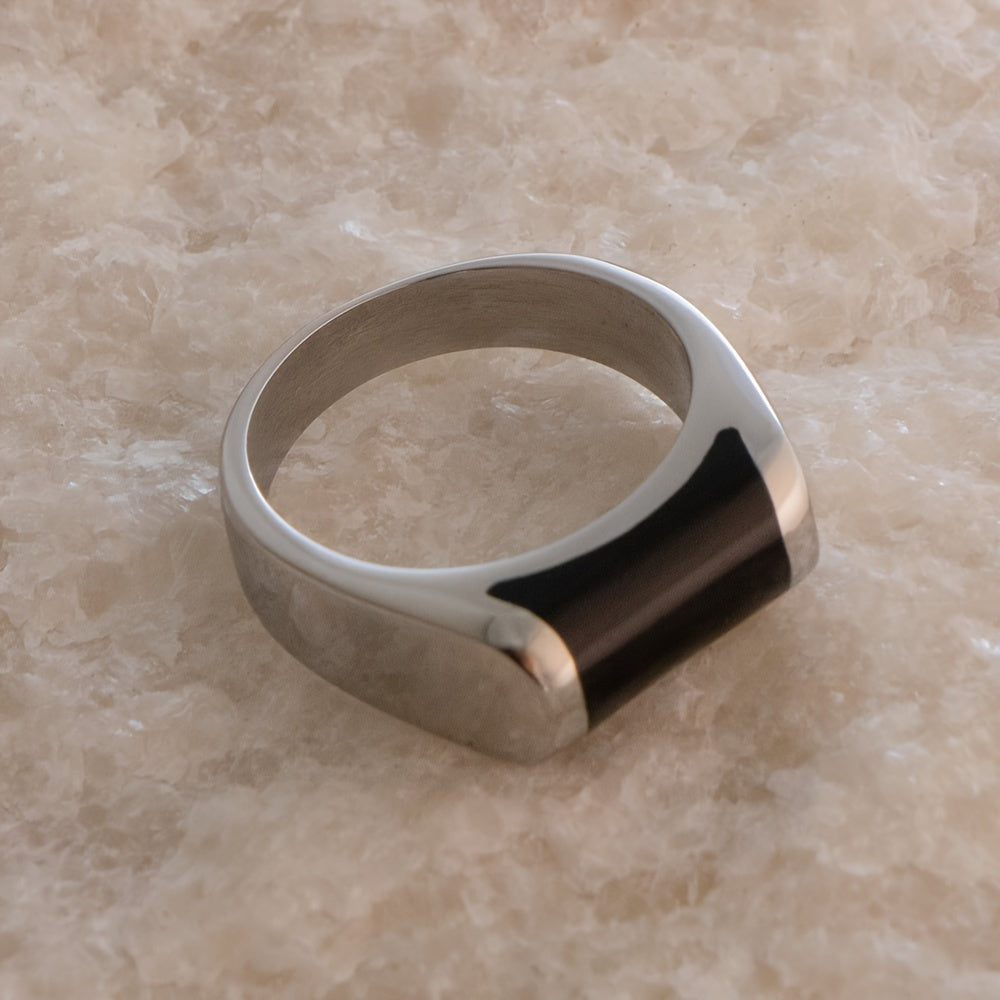 Ring - Exquisite, Simple, and Versatile
