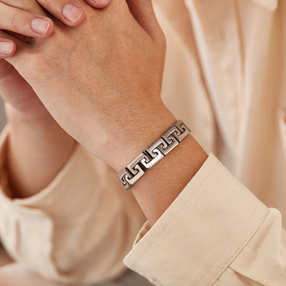 Geometric Bracelet - Elegant Interlinked Design