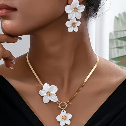 Fashionable and Elegant Flower Pendant Necklace and Earrings Set
