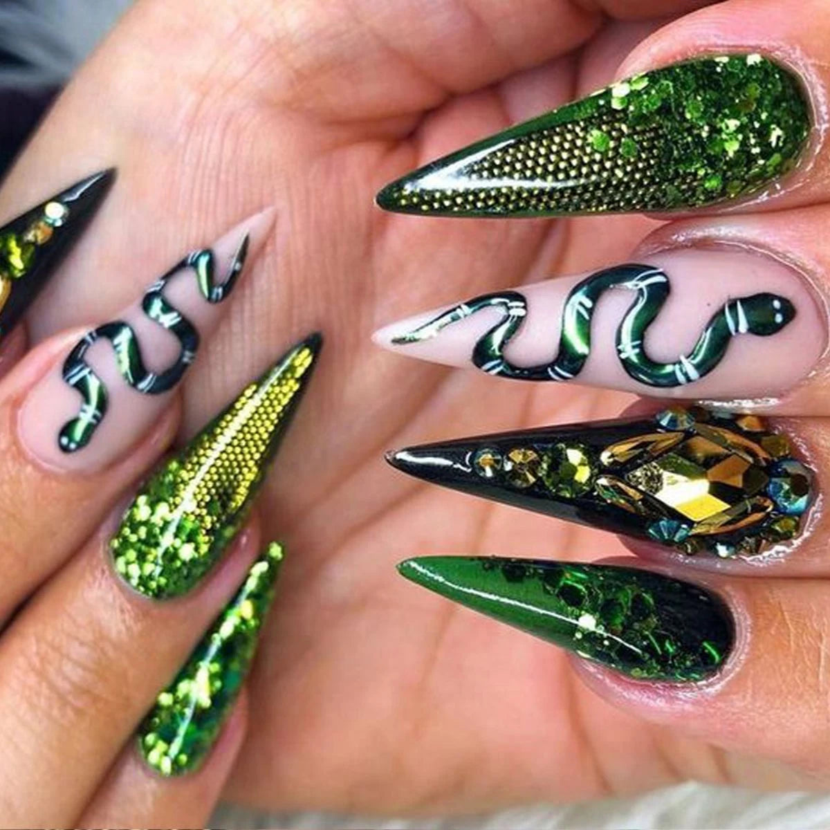 Press on Nails Long Stiletto False Nails Green Fake Nails Glitter Glue on Nails