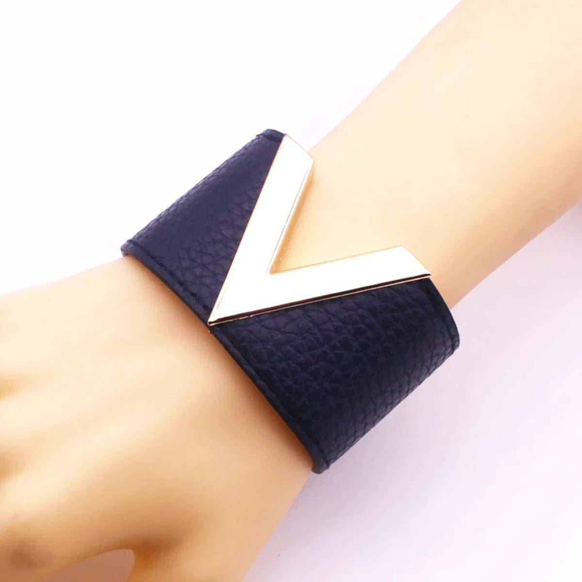 Europe Crack Leather Bracelet