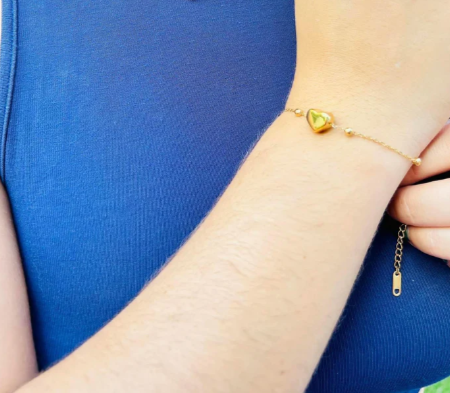 Heart bracelet in gold-colored stainless steel