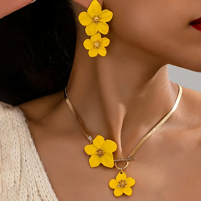 Fashionable and Elegant Flower Pendant Necklace and Earrings Set