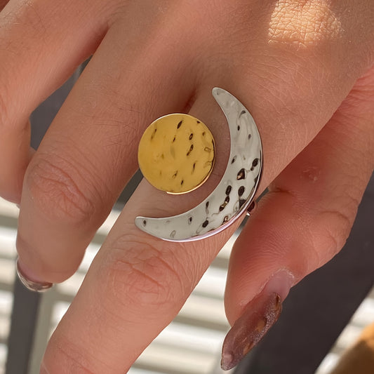 1pc New Style Stainless Steel Moon-Shaped Open Ring, Adjustable Fade-Resistant Jewelry for Women, Suitable for Daily  Party Wear.