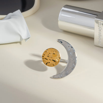 1pc New Style Stainless Steel Moon-Shaped Open Ring, Adjustable Fade-Resistant Jewelry for Women, Suitable for Daily  Party Wear.