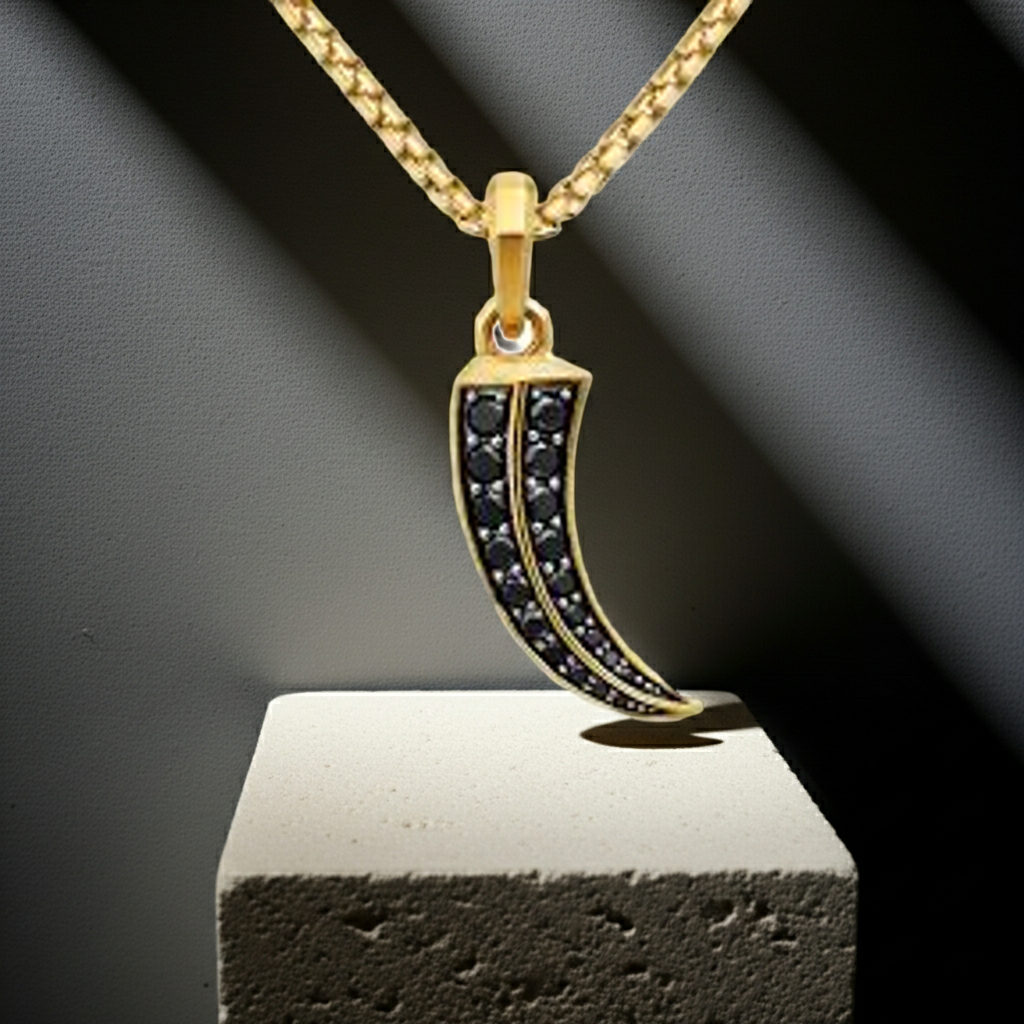 Charm Claw Amulet