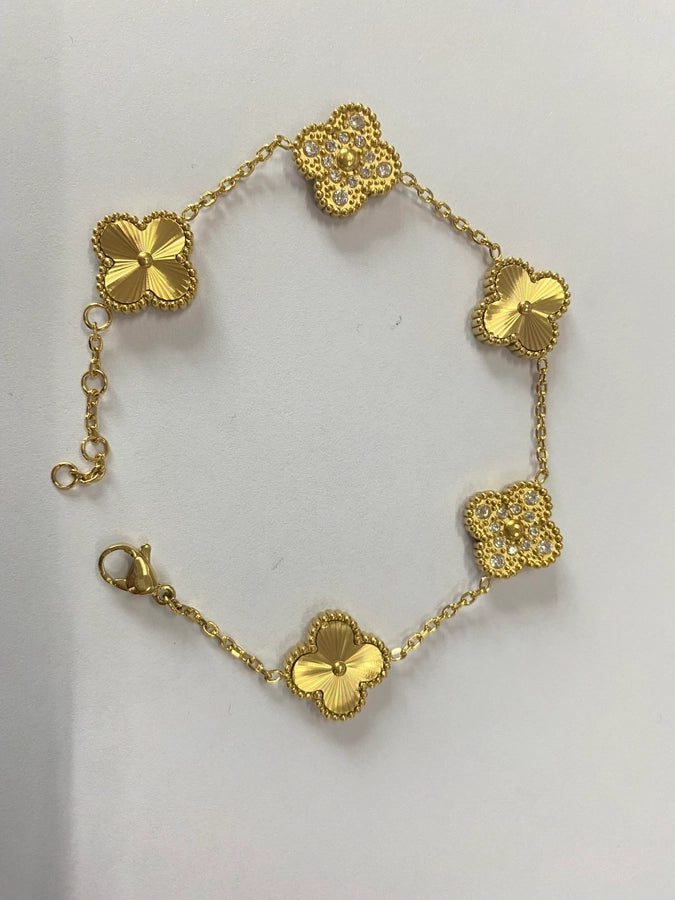 Vintage Style Four Leaf Clover Flower Stainless Steel 18K Gold Plated Zircon Bracelets In Bulk